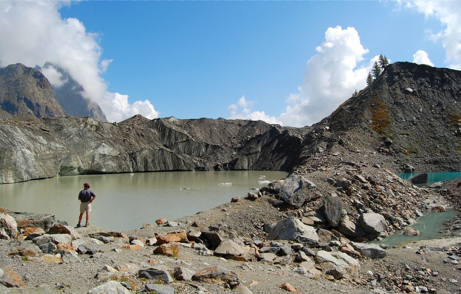 Val Veny (VdA) - il lago del Miage diviso in due